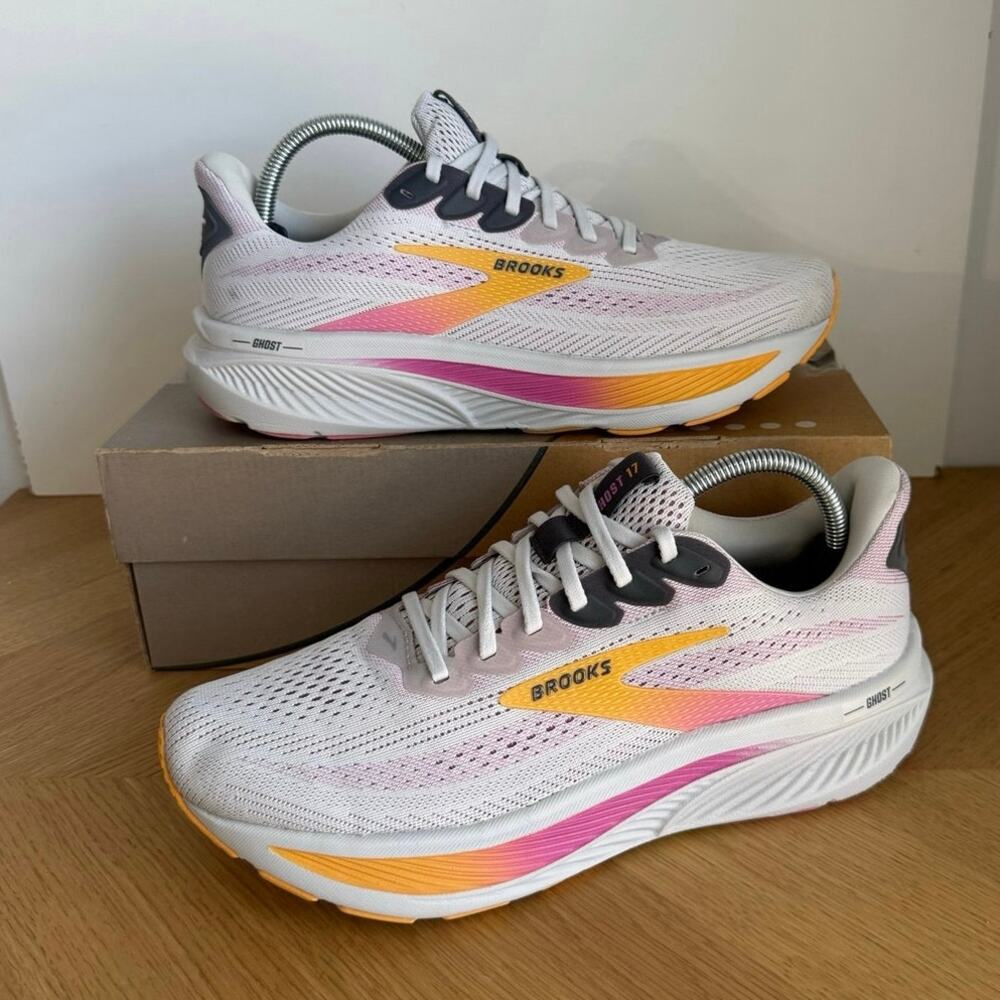 Brooks Ghost 17 Oyster/Apricot/Pink Women Running Sneakers- SZ 10.5 - Picture 3 of 12
